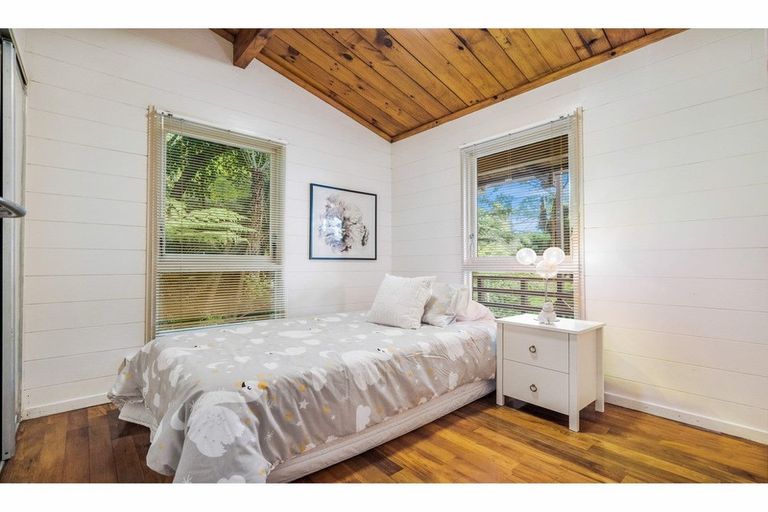 Photo of property in 230 Atkinson Road, Titirangi, Auckland, 0604