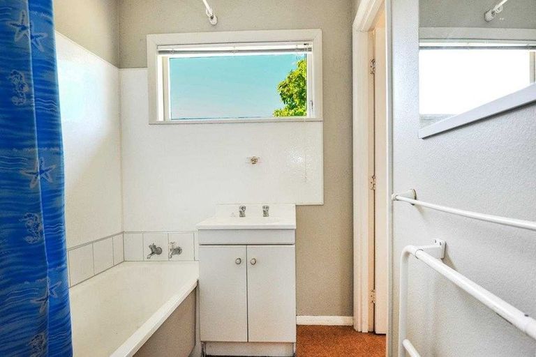 Photo of property in 1 Palmerston Road, Havelock North, 4130