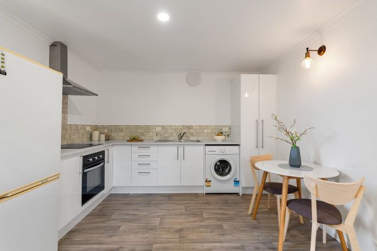 Photo of property in 16 Doris Gordon Crescent, Crofton Downs, Wellington, 6035