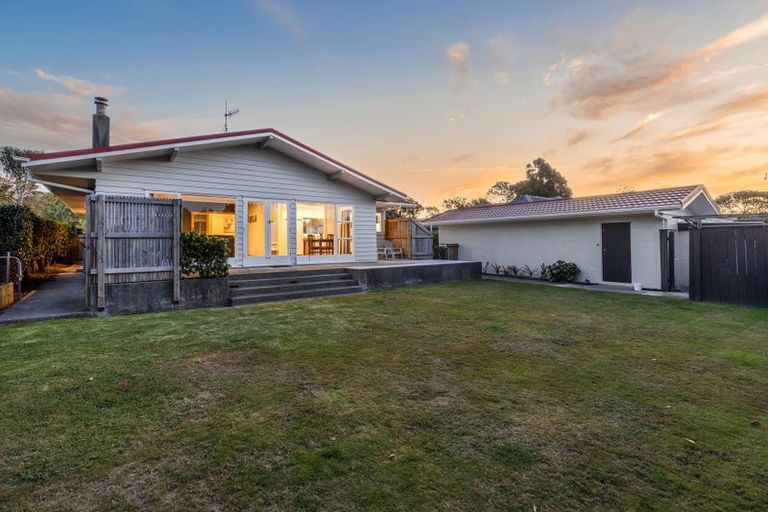 Photo of property in 397 Te Moana Road, Waikanae, 5036