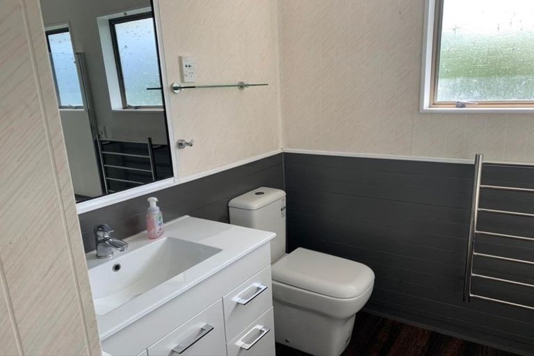 Photo of property in 38 Makora Road, Otaihanga, Paraparaumu, 5036