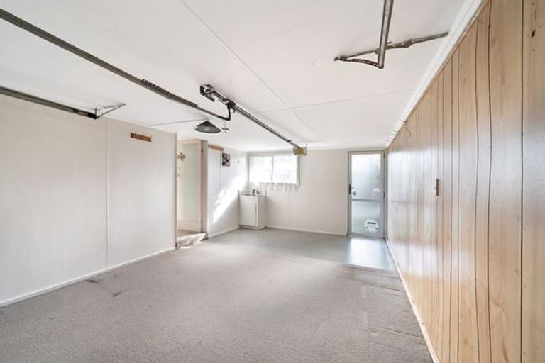 Photo of property in 1/47 Flanshaw Road, Te Atatu South, Auckland, 0610