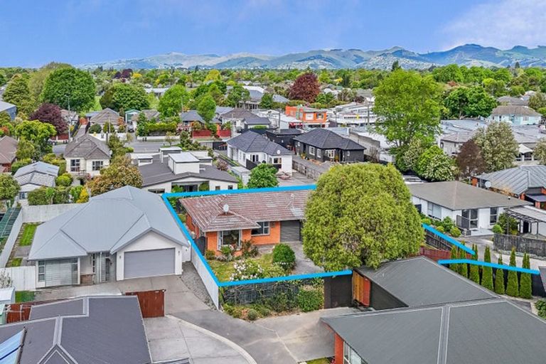 Photo of property in 2/296b Wairakei Road, Bryndwr, Christchurch, 8053