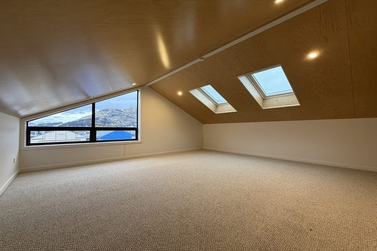 Photo of property in 10 Mason Street, Wanaka, 9305