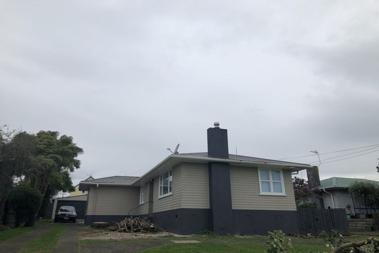 Photo of property in 14 Eddowes Street, Manurewa, Auckland, 2102