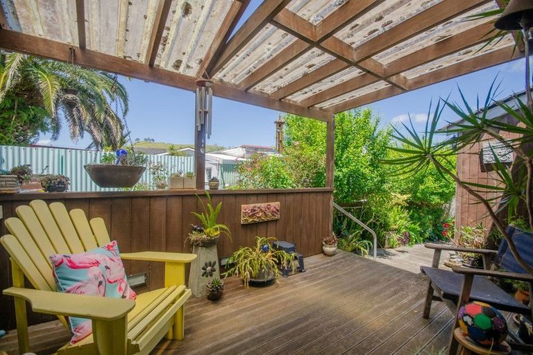 Photo of property in 9 Titoki Avenue, Mangere Bridge, Auckland, 2022