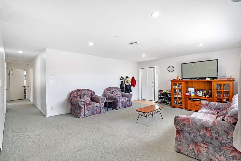 Photo of property in 16b Roick Parade, Glen Eden, Auckland, 0602