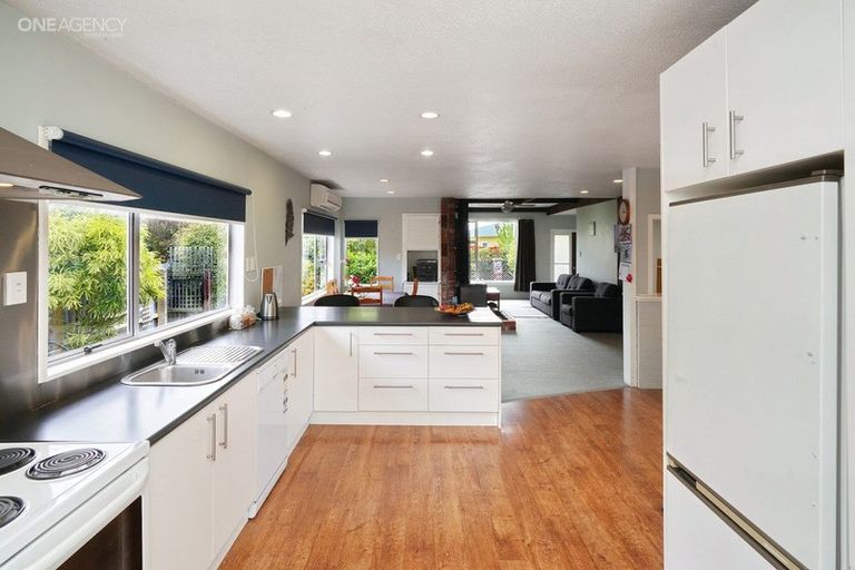 Photo of property in 12 Railway Street, Sefton, 7477