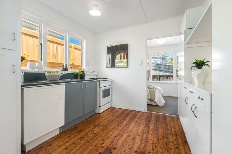 Photo of property in 11a Gemini Place, Beach Haven, Auckland, 0626