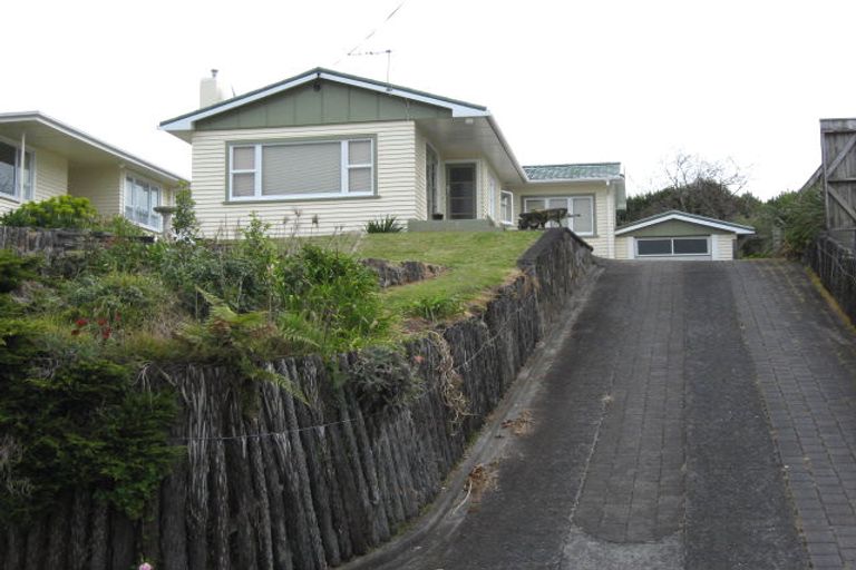 Photo of property in 60 Awanui Street, Merrilands, New Plymouth, 4312