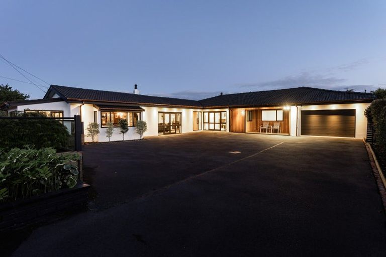 Photo of property in 215 Bay View Road, Saint Clair, Dunedin, 9012