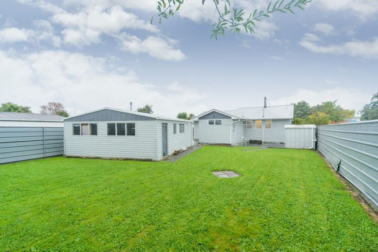 Photo of property in 28 Rhodes Drive, Kelvin Grove, Palmerston North, 4414