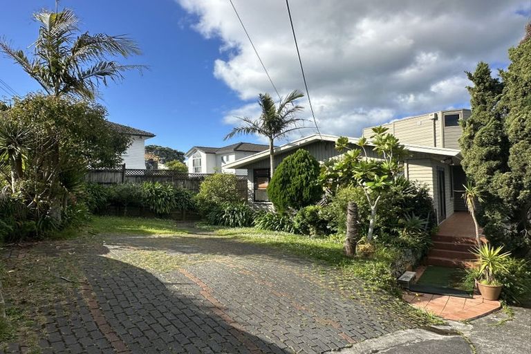 Photo of property in 557 East Coast Road, Browns Bay, Auckland, 0630