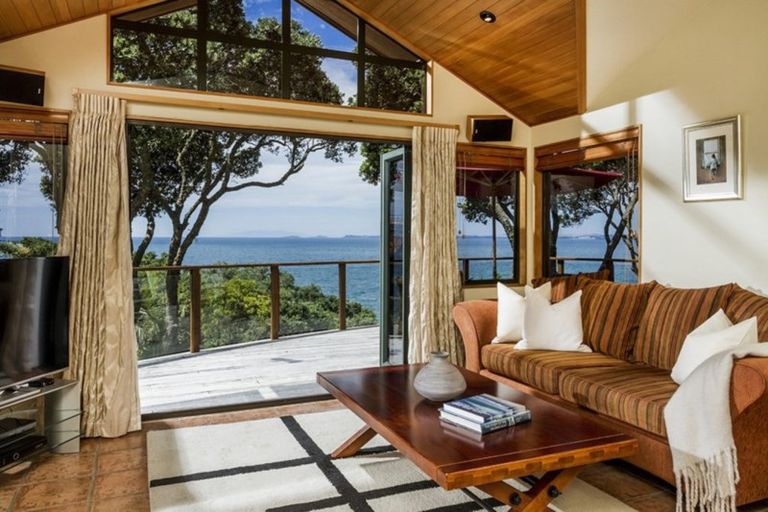 Photo of property in 223 Beach Road, Campbells Bay, Auckland, 0630