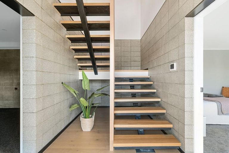 Photo of property in 13 Pacific View, Whitby, Porirua, 5024