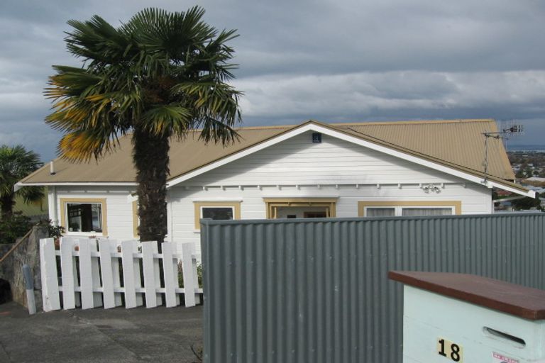 Photo of property in 16 Guys Hill Road, Hospital Hill, Napier, 4110
