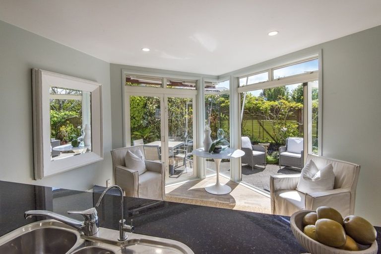 Photo of property in 2/14 Bayview Road, Hauraki, Auckland, 0622