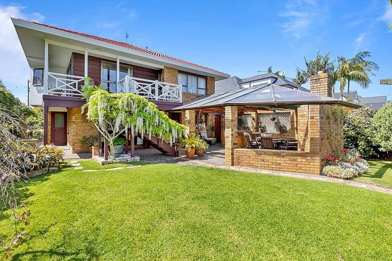 Photo of property in 16 Cecil Road, Milford, Auckland, 0620