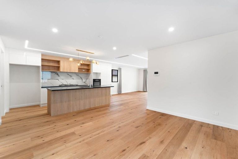 Photo of property in 16 Anehu Place, Greenhithe, Auckland, 0632