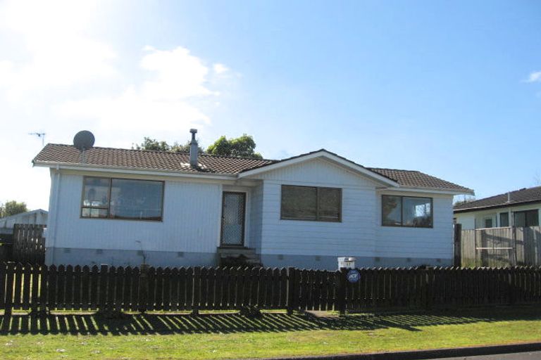 Photo of property in 17 Tilbrook Place, Papakura, 2110