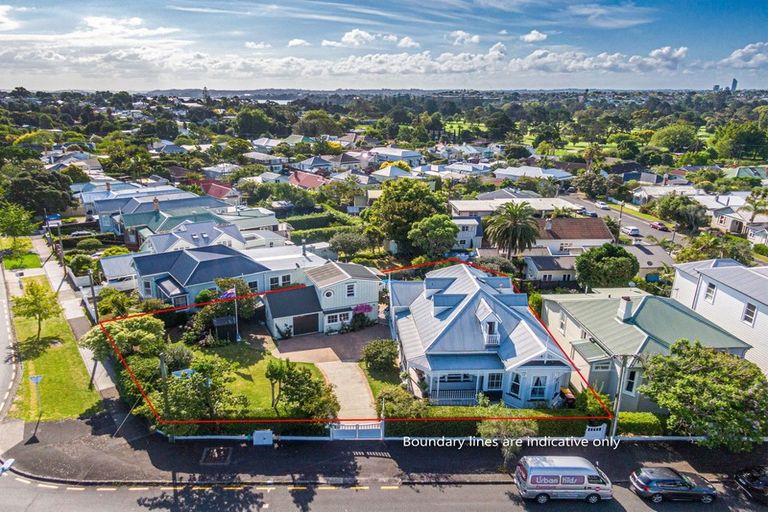 Photo of property in 71 Vauxhall Road, Devonport, Auckland, 0624