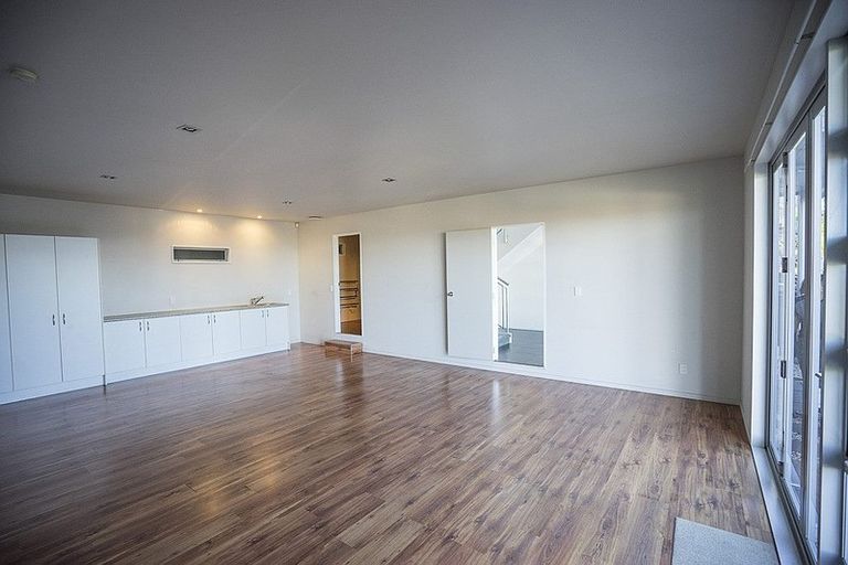 Photo of property in 3 Orewa Heights Crescent, Orewa, 0931