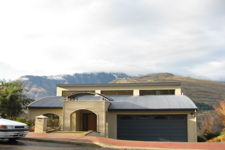 Photo of property in 20 Golden Terrace, Queenstown, 9300