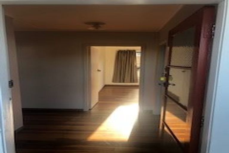 Photo of property in 131 Bruce Mclaren Road, Henderson, Auckland, 0612