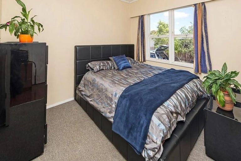 Photo of property in 112 Cargill Street, Papakura, 2110