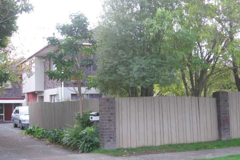 Photo of property in 1/71 Kowhai Road, Mairangi Bay, Auckland, 0630