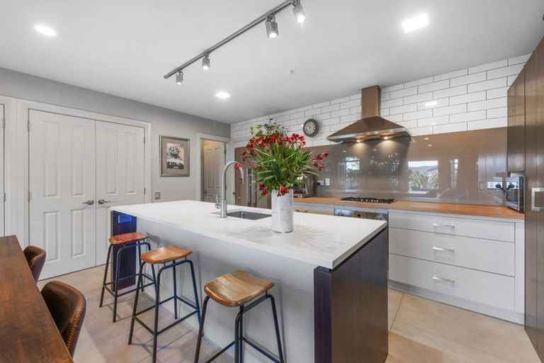 Photo of property in 24 Leneford Drive, East Tamaki, Auckland, 2013