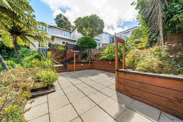 Photo of property in 9 Mckenzie Terrace, Te Aro, Wellington, 6011