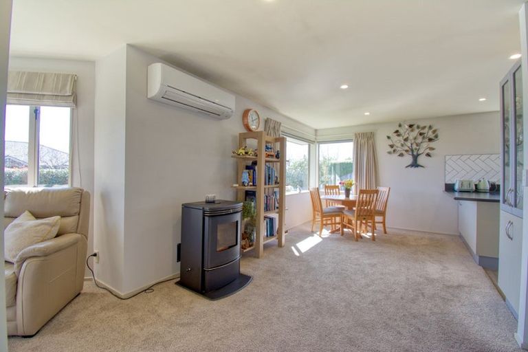 Photo of property in 5 Blowers Place, Halswell, Christchurch, 8025