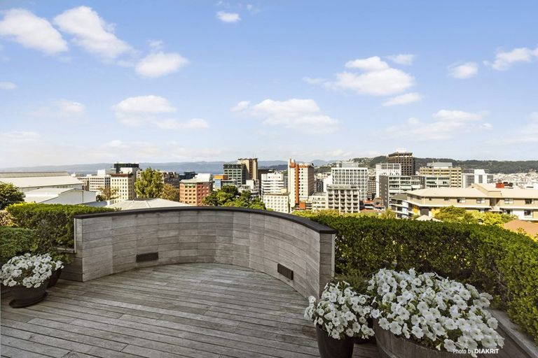 Photo of property in 30 Talavera Terrace, Kelburn, Wellington, 6012