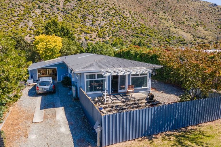 Photo of property in 77 Bledisloe Street, Kurow, 9435