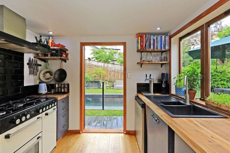 Photo of property in 55c Palmerston Road, Havelock North, 4130