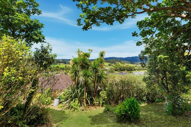 Photo of property in 272 Sturges Road, Henderson, Auckland, 0612