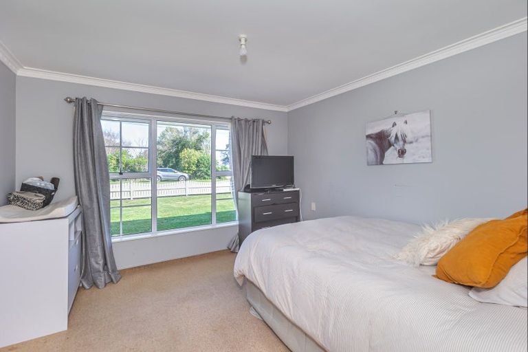 Photo of property in 140 Mako Mako Road, Levin, 5510