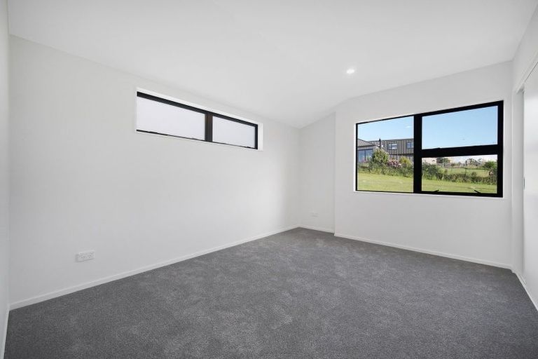 Photo of property in 12 Pleasant Way, Matakatia, Whangaparaoa, 0930