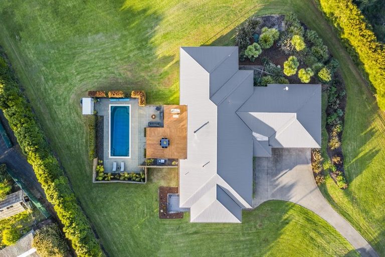 Photo of property in 80 Mahana Road, Waimauku, 0881