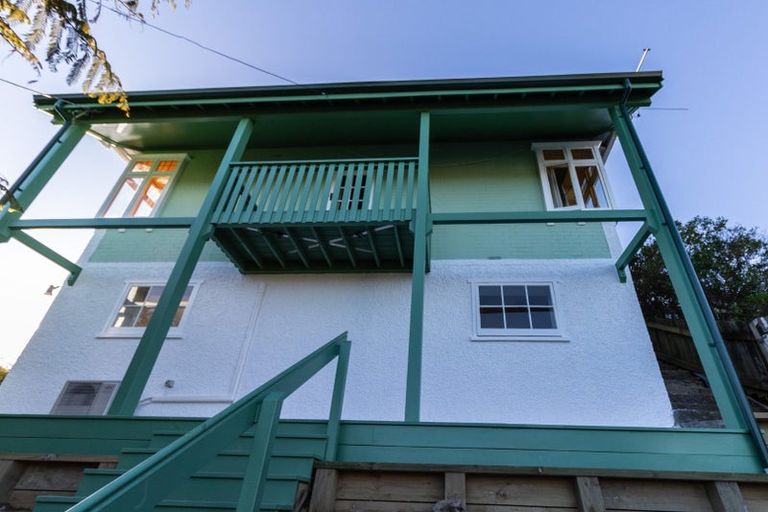 Photo of property in 12 Veronica Street, Brooklyn, Wellington, 6021