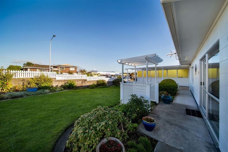Photo of property in 201 Parklands Avenue, Bell Block, New Plymouth, 4312