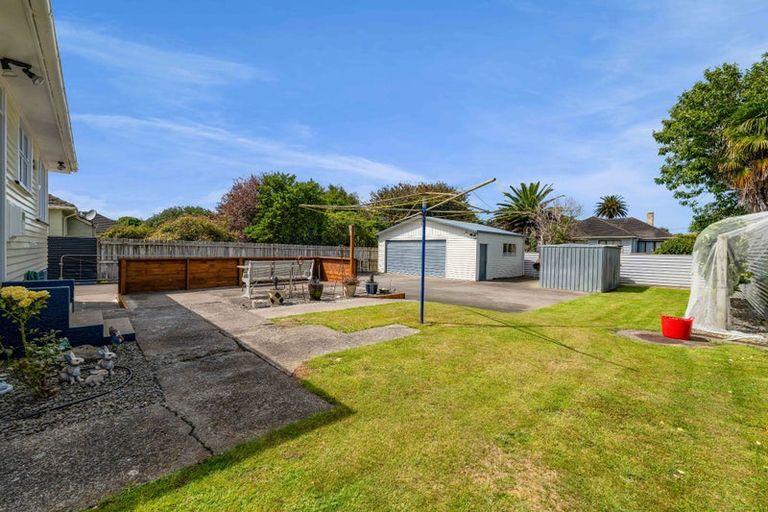 Photo of property in 6 Malone Place, Hawera, 4610