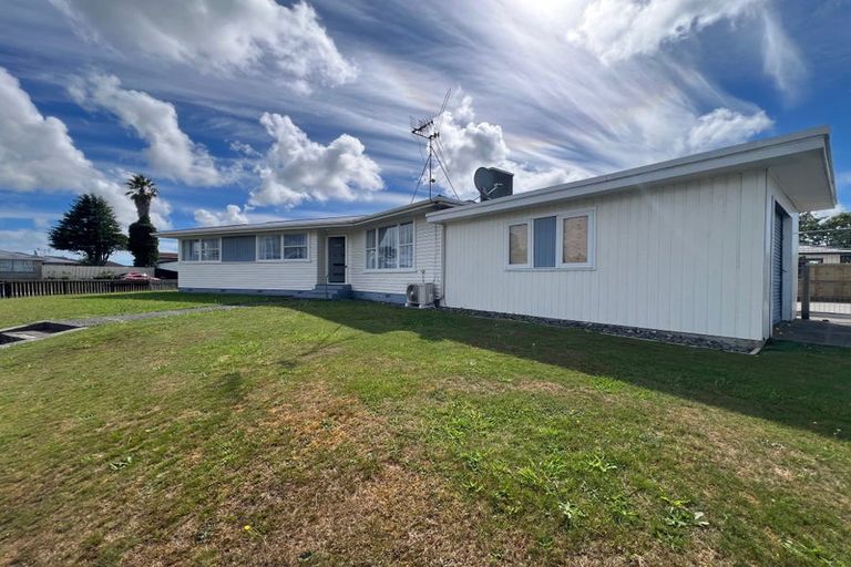 Photo of property in 71 Meadowvale Drive, Levin, 5510