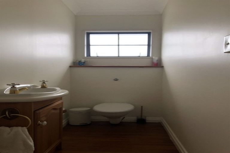 Photo of property in 23 Manor Park, Sunnyhills, Auckland, 2010