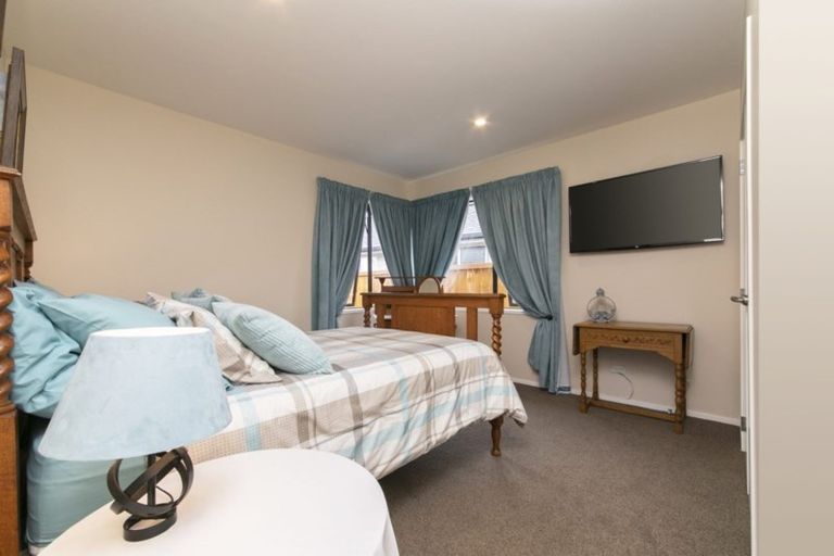 Photo of property in 26 Jelas Drive, Riverhead, 0820