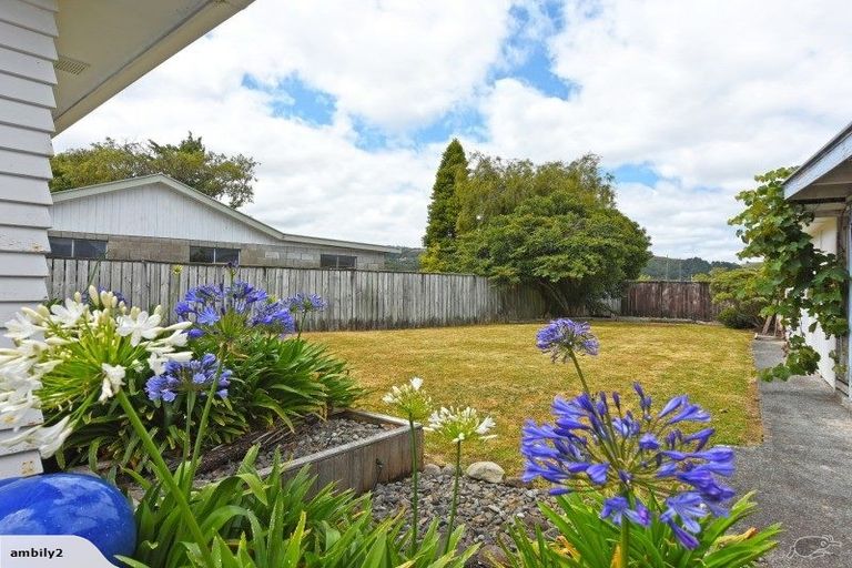 Photo of property in 29 Oxford Crescent, Ebdentown, Upper Hutt, 5018