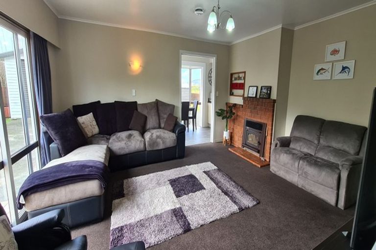 Photo of property in 28 Bickerstaffe Road, Maungaturoto, 0520