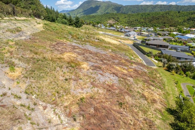 Photo of property in 16 Raukura Rise, Picton, 7220