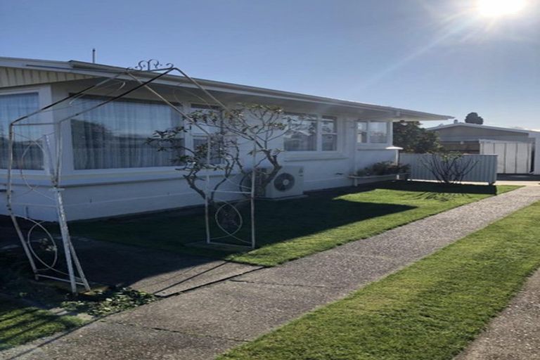 Photo of property in 2/1 Newbourne Crescent, Redwoodtown, Blenheim, 7201